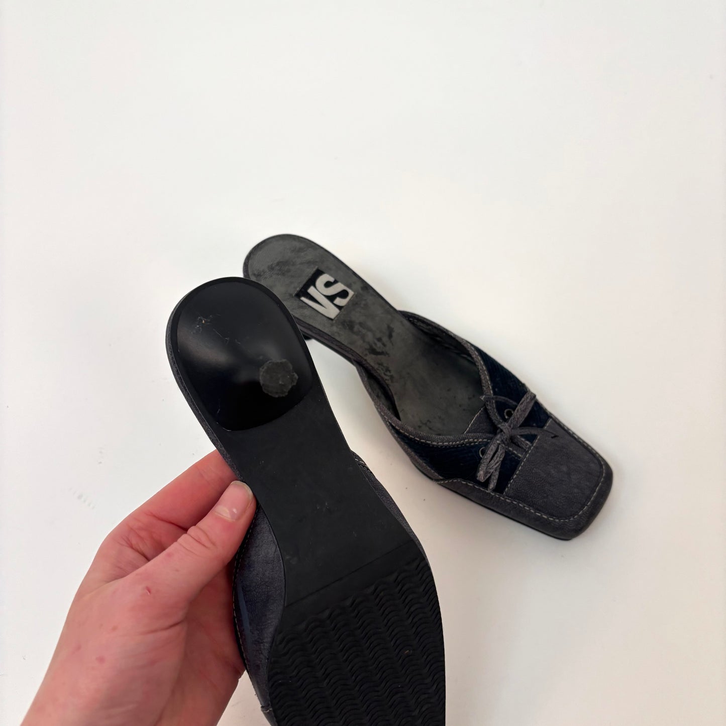 Vintage VS Kitten Heels - 6/6.5
