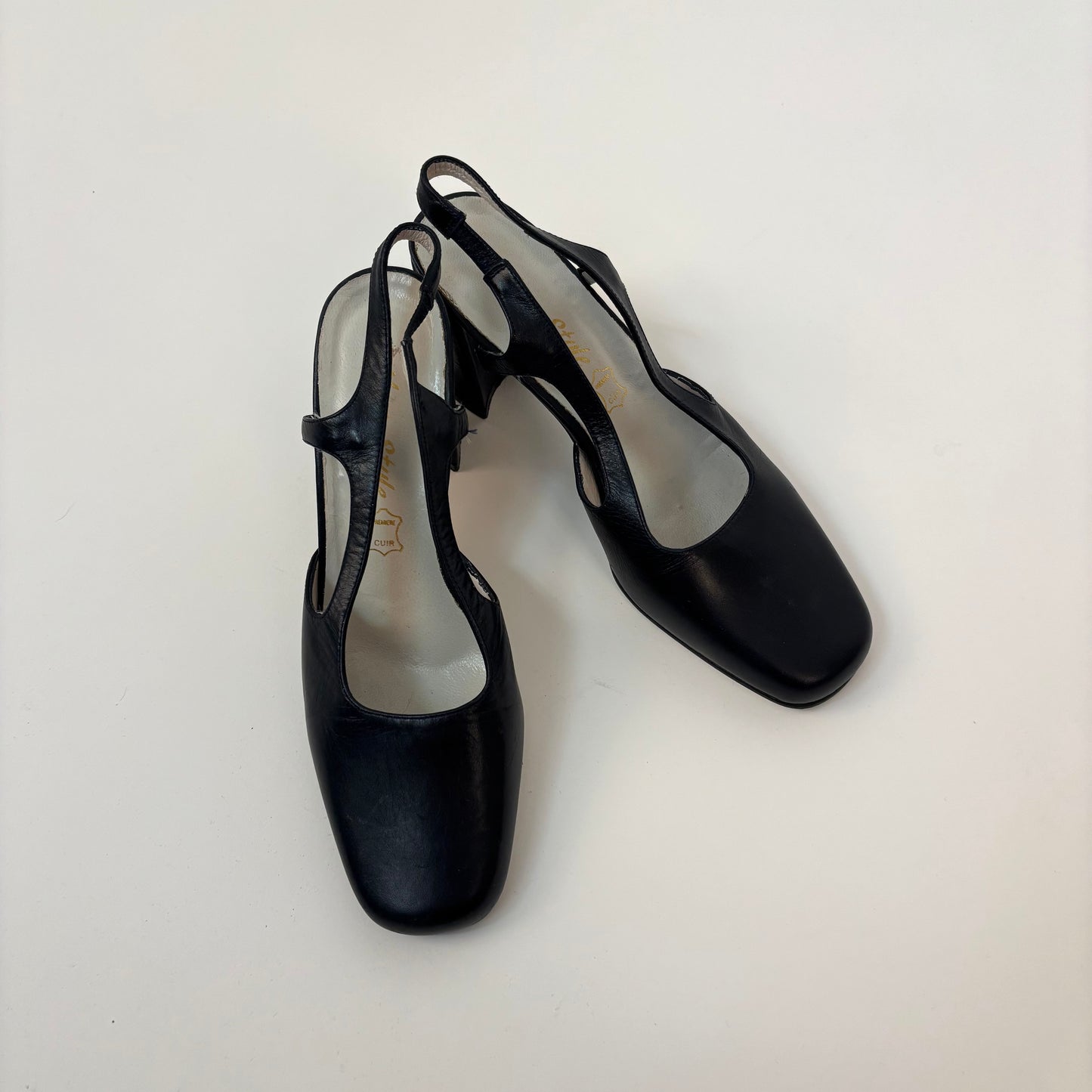 Vintage Navy Blue Leather Heels - 7