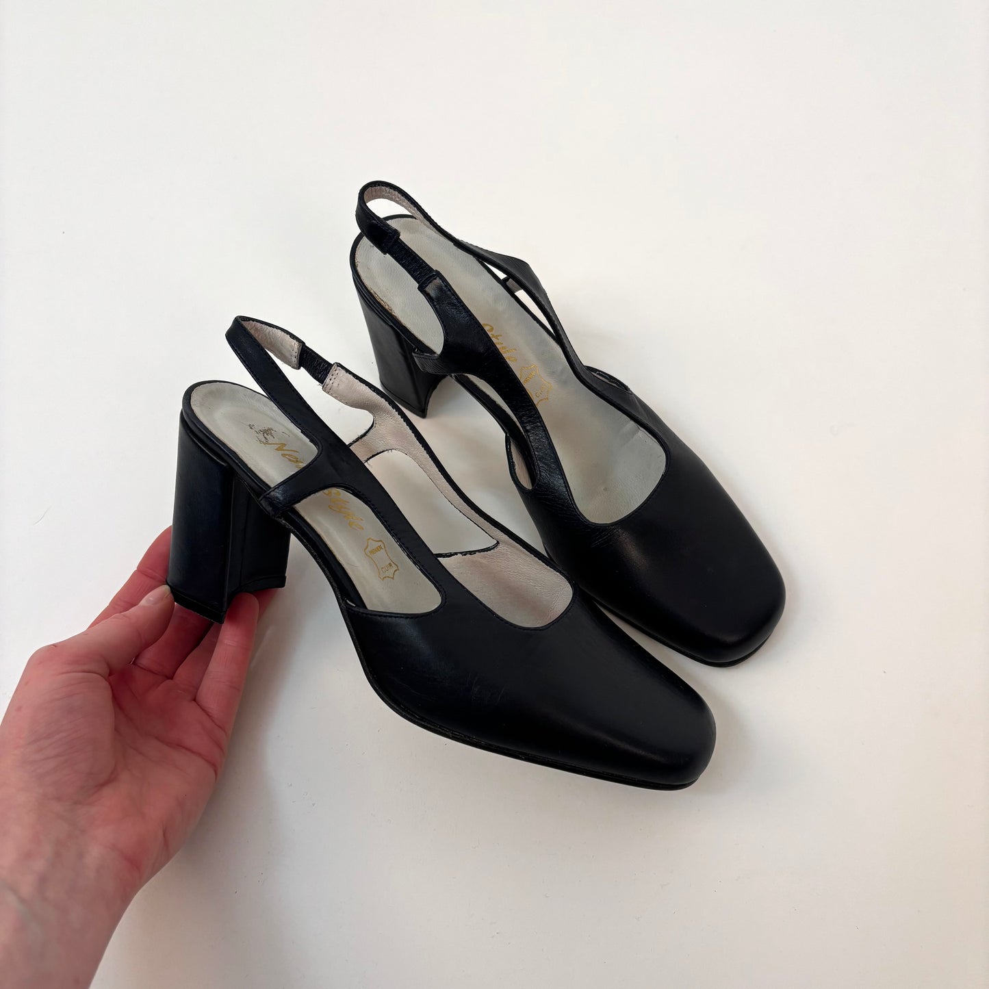 Vintage Navy Blue Leather Heels - 7