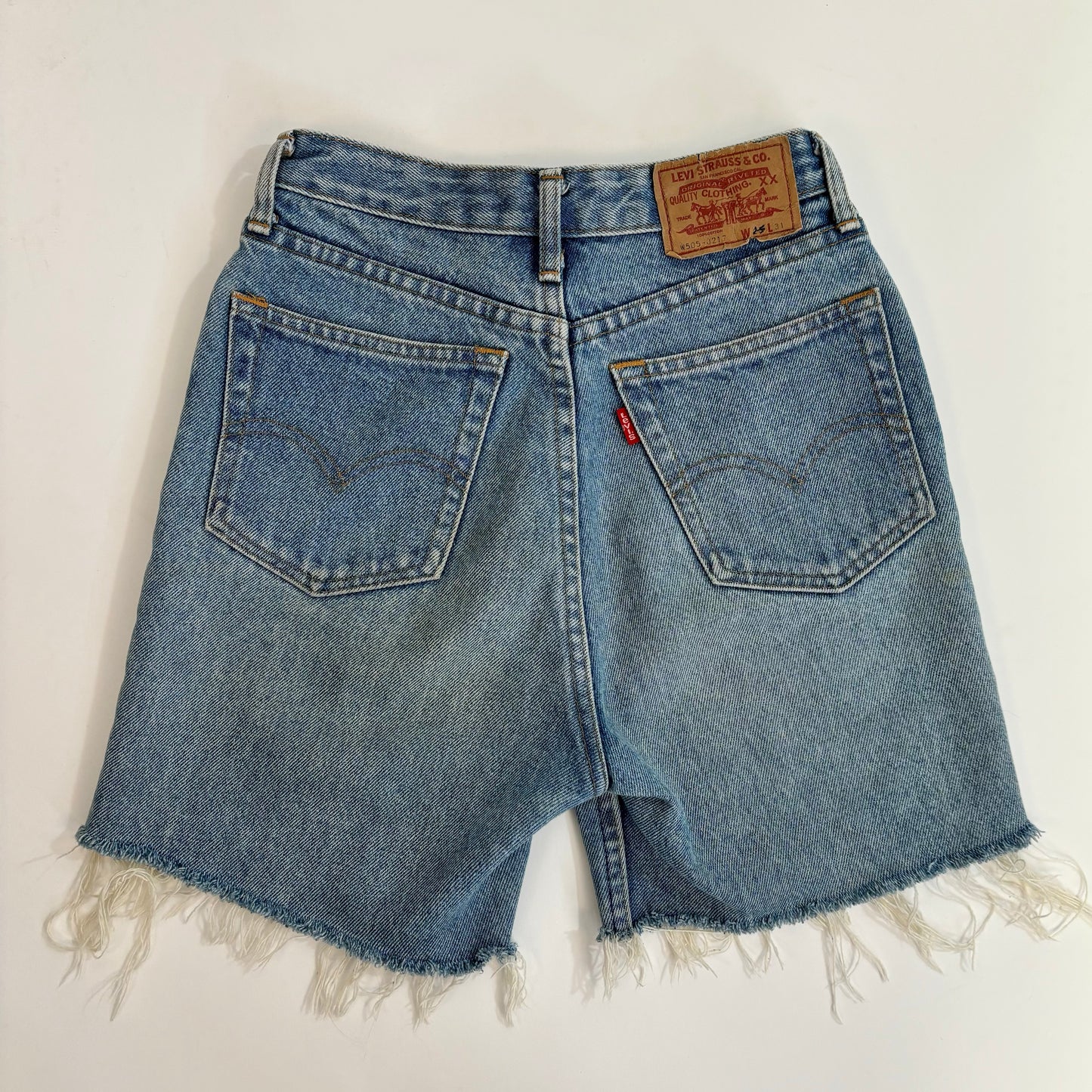 Vintage Levi’s Denim Shorts - 24