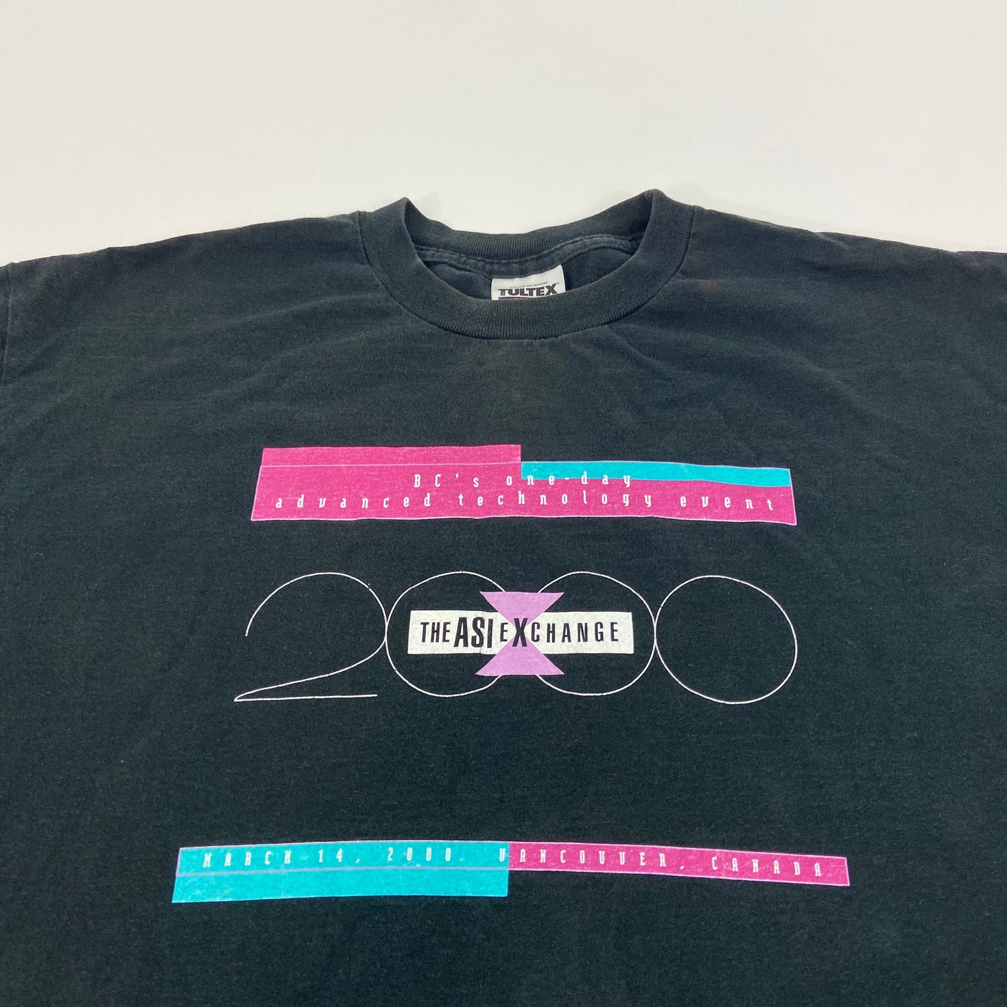 Faded Graphic 2000s T-Shirt - XL